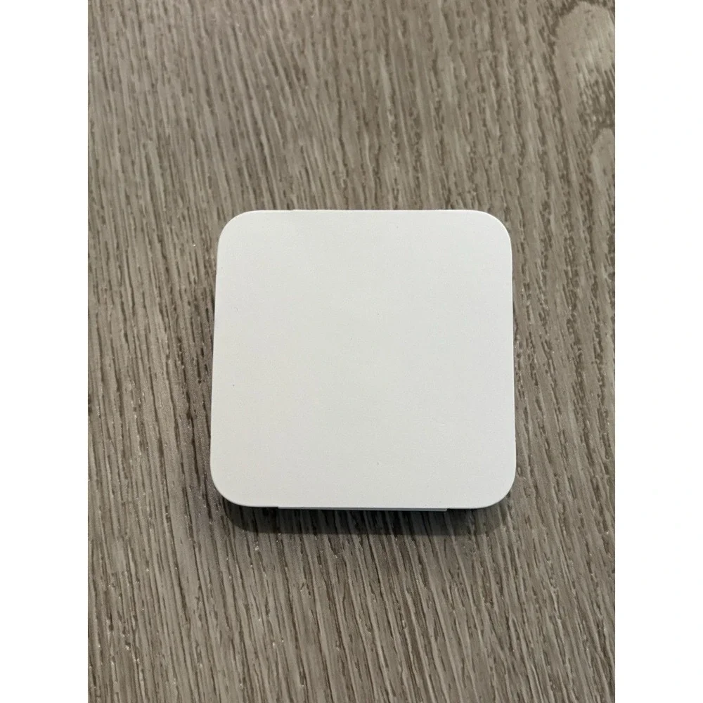 Apple A1748 EarPods‎ Headphones - White w/Lightning Connector